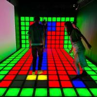 Plancher à LED 30x30cm Lumière interactive 99 Jeu actif Plancher de danse interactif Salle de jeu