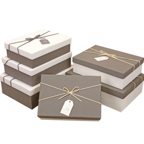 Fournir directement des boîtes cadeaux en papier artisanal rigide coloré pour hommes femmes avec logo