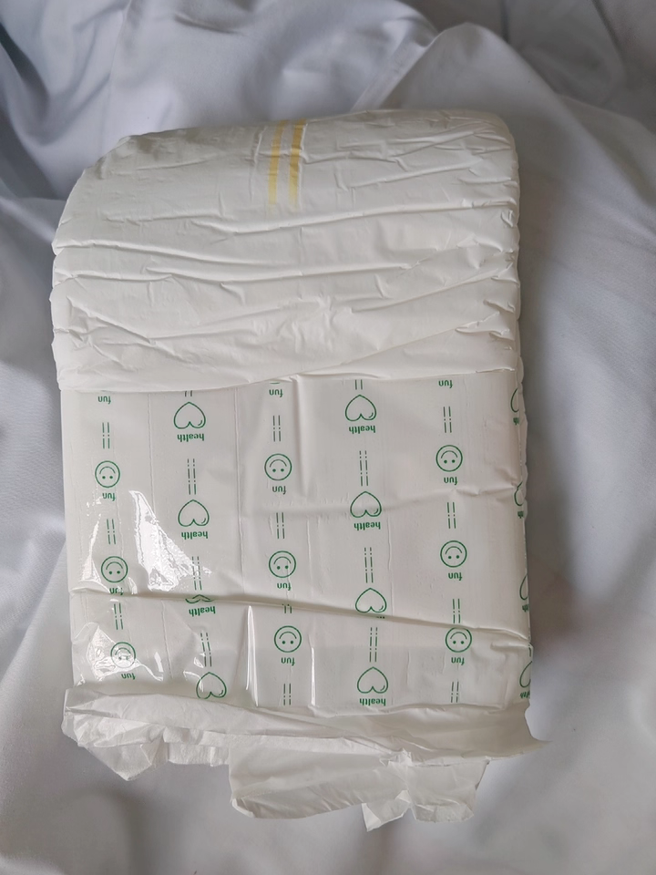 3 Years Guarantee Period Disposable Adult Diapers Breathable Outer Layer Customizable Design Delivering Superior Comfort