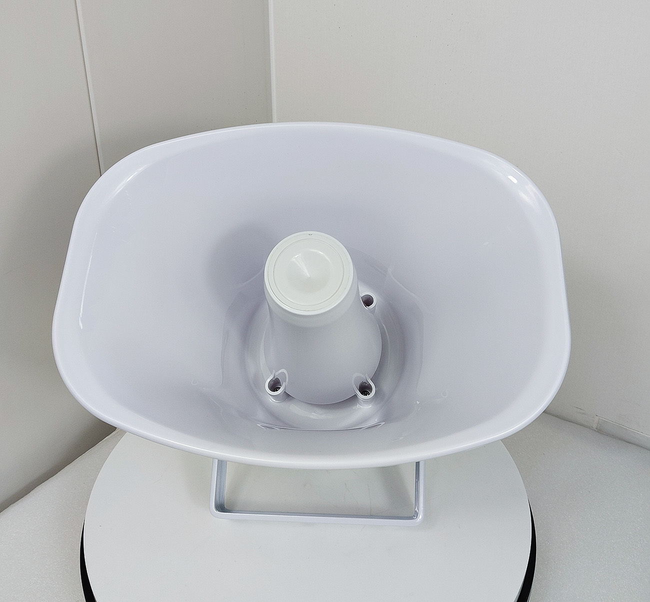 15W Outdoor Paging Speakers IP65 PA Sound 70V Paging Horn White