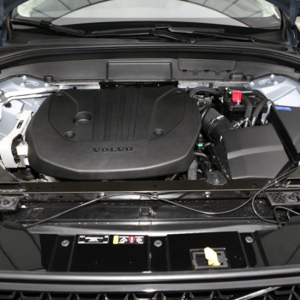 VOLVO XC60 2023 B5 4WD ZhiYi Sport Version Medium SUV Gasoline+48v Four Wheel Drive