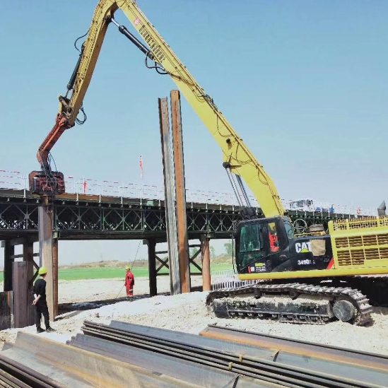 Hydraulic Pile Driver For Excavators - Blue Design With Larsen Steel Sheet Pile Compatibility