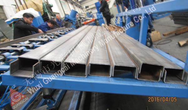 Le petit pain de forme d'U formant l'équipement/laminent à froid former la machine industrielle