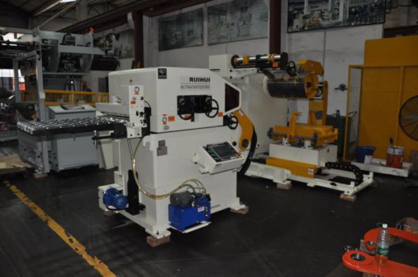 Empty Feeder Feeding Length Stamping Peripheral Equipment Line Speed 16~24 M / Min