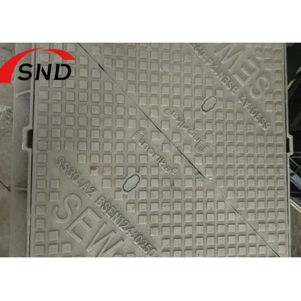 Couvercle de trou d'homme en fonte ductile à peinture en spray décorative haute ténacité, carré, classe E600 D400