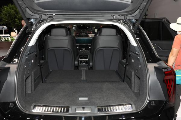 Motor duplo 4WD dos carros elétricos de SUV Hongqi E HS9 da longa distância do controle da tração auto