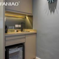 Appartements Moderne Petite cuisine Armoires complets Fabricant de meubles sur mesure
