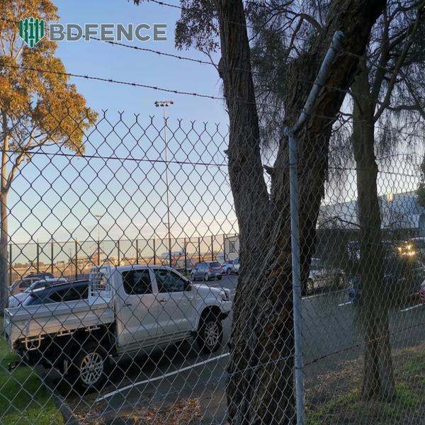 Sistema de cercado de alambre de eslabones de cadena de alta calidad, malla de alambre ciclónica de orificio de diamante para trabajo pesado