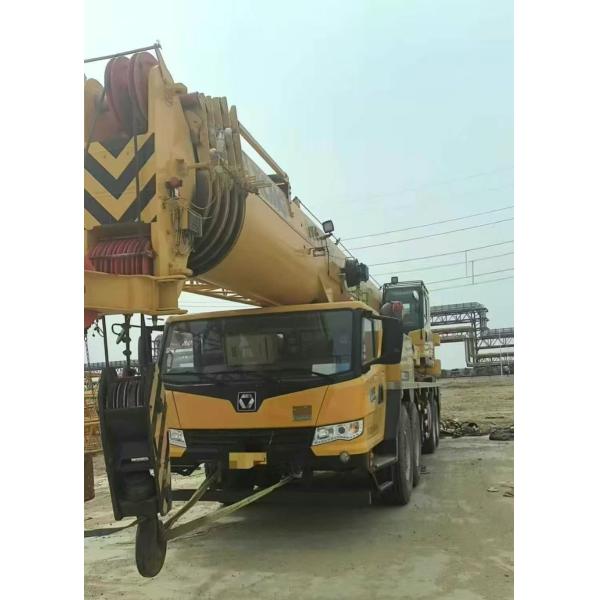 25 Tons Maximum Lifting Capacity XCMG 100H Crane Gvw 170 Tons Heavy Duty Crane Suitable for Industrial Material Handling