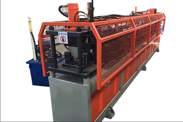 Bobinas galvanizadas 0.8-1.2m m del material o rollo negro del perno prisionero del acero C que forma la transmisión de cadena de la máquina