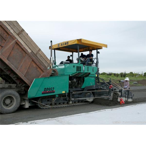 4 Tons Hopper Capacity Asphalt Paver Machine , Deutz 140KW Diesel Asphalt Paving Equipment Rental 