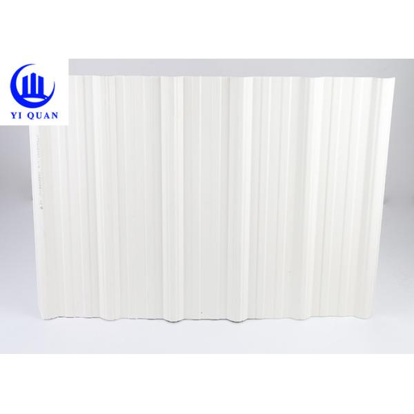 防水プラスチック屋根瓦はYiquanを波形を付けたポリ塩化ビニールの屋根ふきシートを広げる