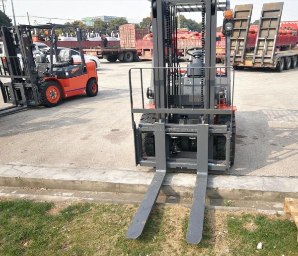 2-4 Ton Diesel Forklift with Euro 3/5 EPA Engine and Fork Width of 550mm or 685mm