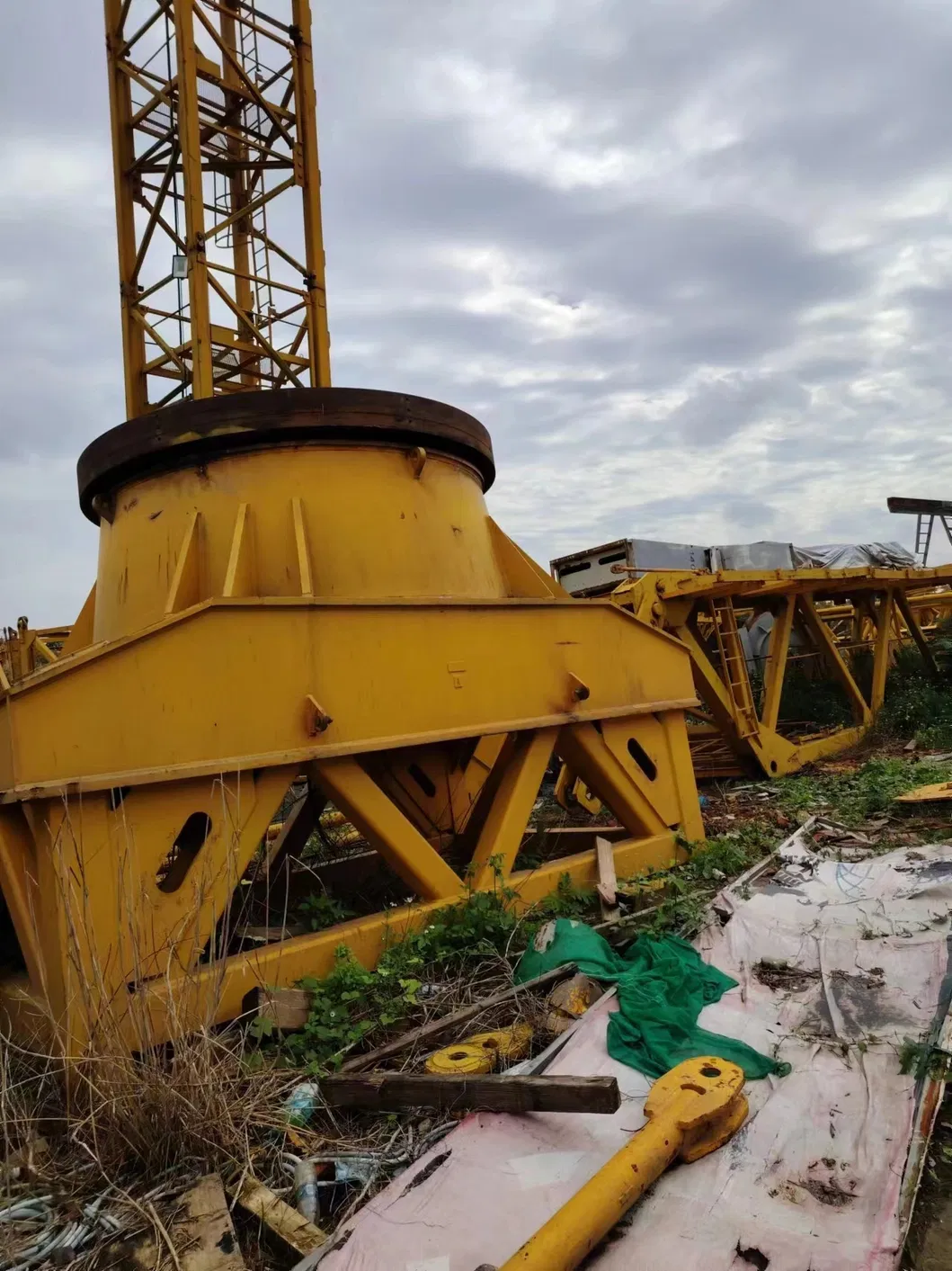 Long Durability Certified Pre-Owned Tower Cranes Zoomlion T1100-63 From Lifting Heavy Materials