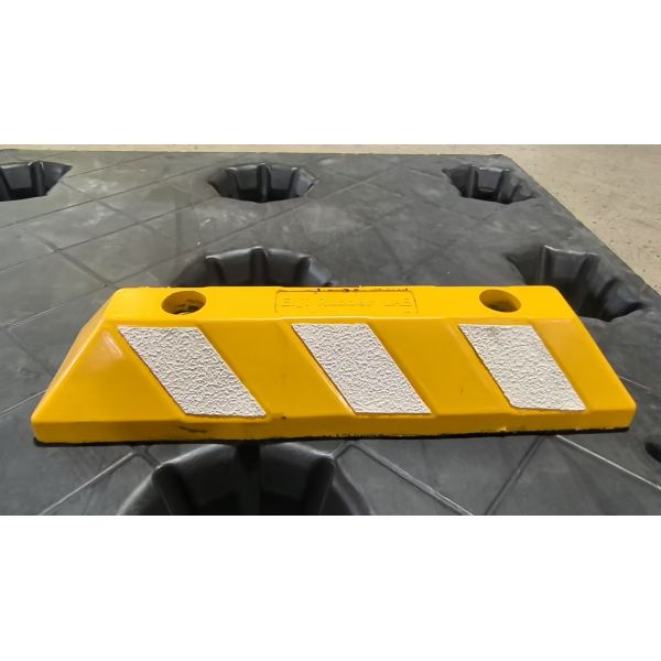 Durable Heavy Duty Rubber Wheel Stopper with Easy Installation for Road Safety Parking
