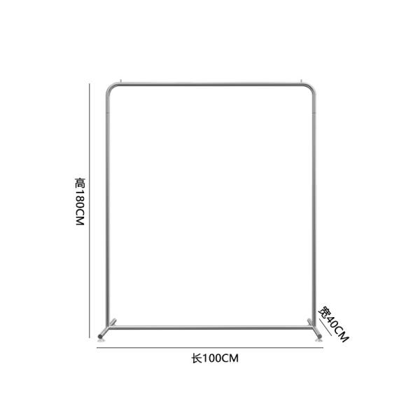 Одежды утюга свободные стоящие кладут на полку, отполировали стеллаж для выставки товаров одежды TGL