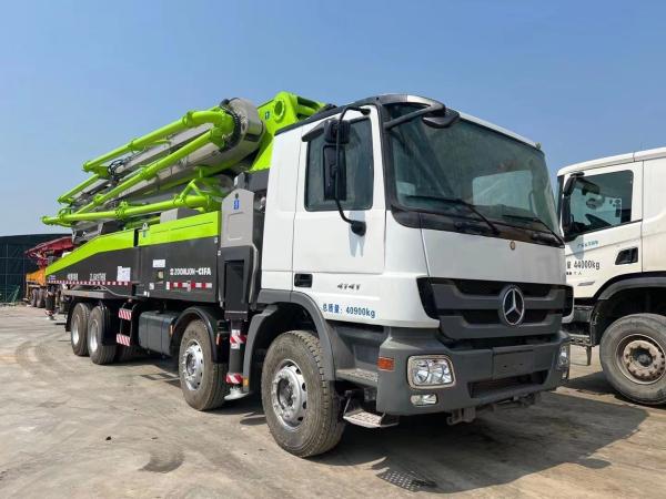 Fournir à Zoomlion une pompe à béton d'occasion de 52 mètres avec remise à neuf et châssis Benz