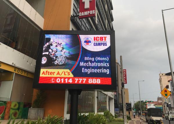 Epistar P5 P6 Pillar Outdoor Advertising LED Display, 1920hz Outdoor LED Signs For Sri Lanka