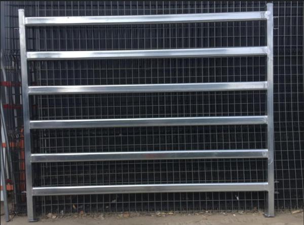 Safety Animal Livestock Fence Panels , Horse Corral Panels 2.1mL*1.8mH Size