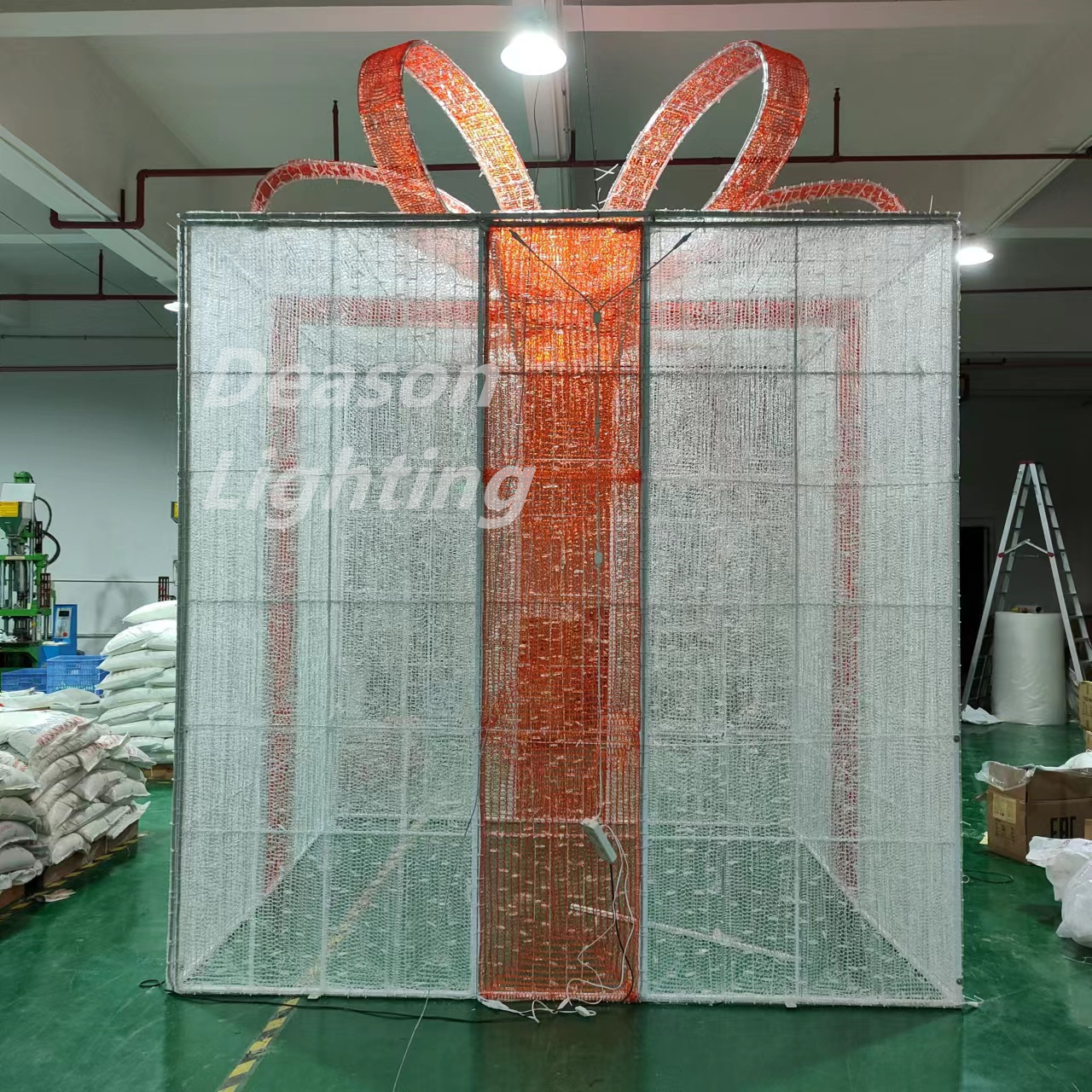giant outdoor christmas gift box lights