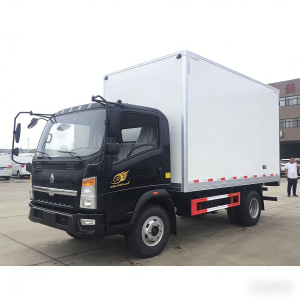 HOWO 4 Ton 5 Ton Refrigerated Truck For Transport Frozen Fish / Meat