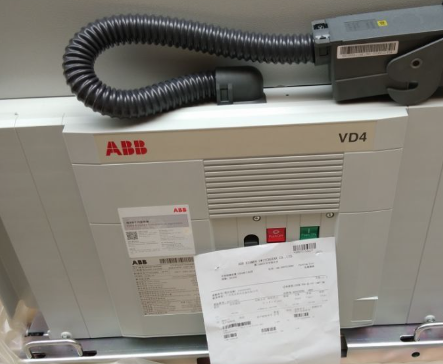 ABB VD4 Medium Voltage Vacuum Circuit-Breaker with 630 A Rated Current 50/60 Hz Frequency and 140KG Weight