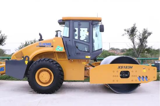 Kilowatt hydraulique 2130mm de la tonne XS203H 140 de la machine XCMG 20 de compacteur de la terre de rouleau