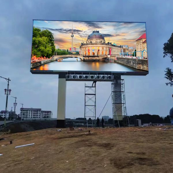 China Video LED Dot Matrix P5 Outdoor Advertising Board LED Video Wall Display