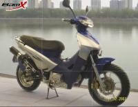 Moto Carburtter des motos 110cc CUB de Keeway voyageant la rue des motos 110CC juridique