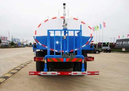 White Liquid Tanker Truck , Water Spraying Truck Front Spray Rear Sprinkling Side Spray Gun