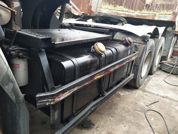 Used Condition CBW459 Trailer Truck Head 6 X 4 Left Hand Driving