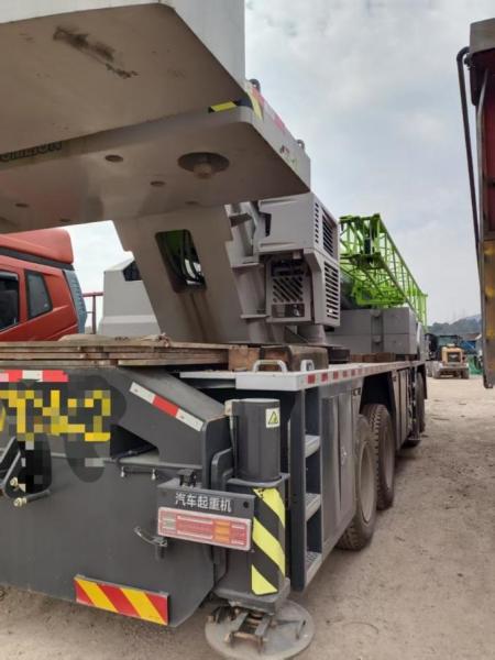 Used Zoomlion Truck Crane ZTC1300V863 ZTC251V562-1 Max Lifting Capacity