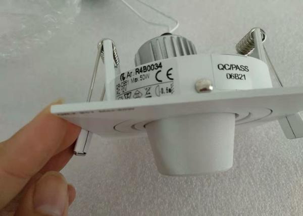 Garment Store LED Spot Downlights GU5.3 QR-CB51O Or LED QR-CB51 Tiltable 30D