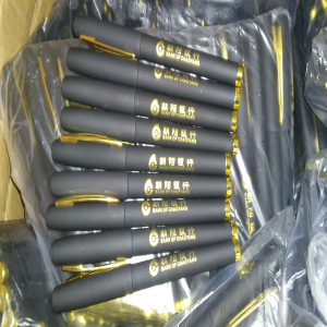 Promotional gel-ink pen with cap,black rubber gel-ink pen,Roller pen