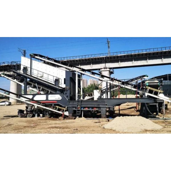 Mobile Crushing Plant Operates Smoothly With Stable Material Output