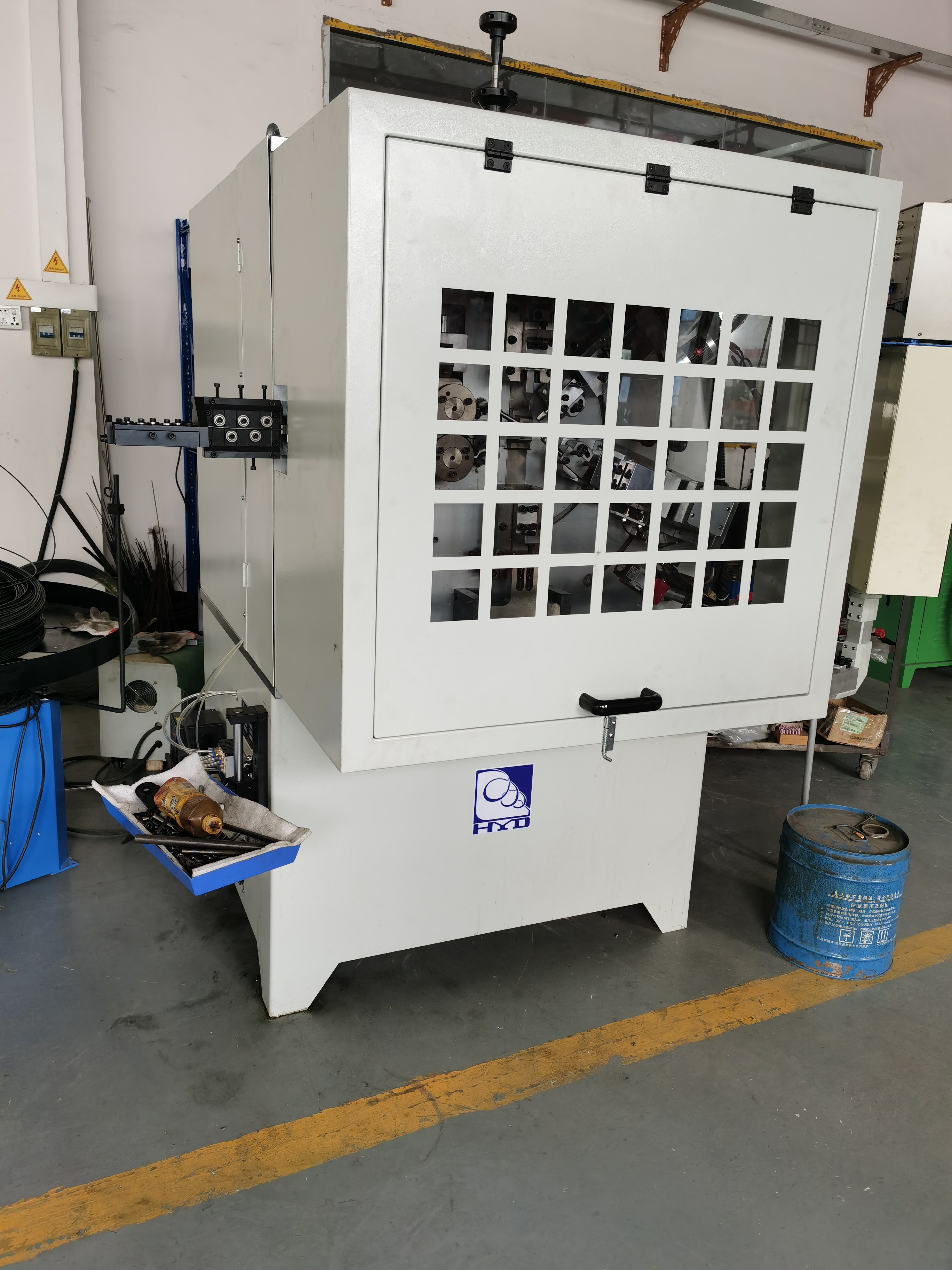 Машина CNC численным управлением машины пружины сжатия HYD свертываясь спиралью