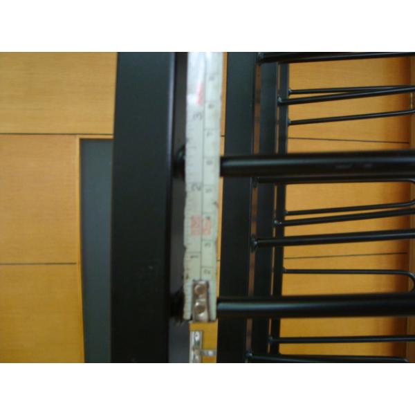 Vinilo 44 que rueda soportes de exhibición industriales del metal con los brazos del alambre