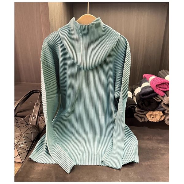 Autumn Style High-End Women's Cardigan Jacket Zipper Closure Hood Versatile Casual Pleated Slimming Top Solid Polyester Worsted