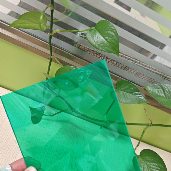 Plaque pleine en polycarbonate vert 1,0 mm-18,0 mm pour panneaux architecturaux