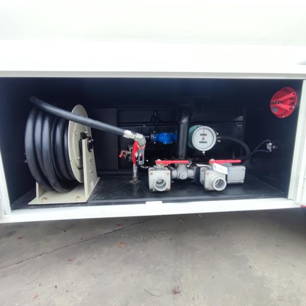 FAW 4x2 Oil Delivery Truck Manual Transmission Tanker Truck