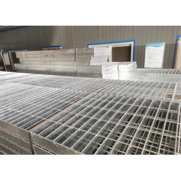 Flat Type 76mm Galvanised Steel Grid Heat Dissipation Stair Grating NAAMM Standard