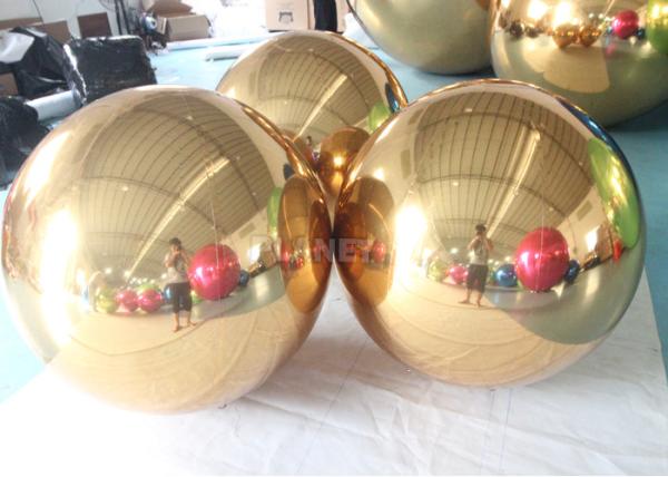 Or de décoration accrochant le ballon réfléchissant de miroir de boule gonflable de miroir