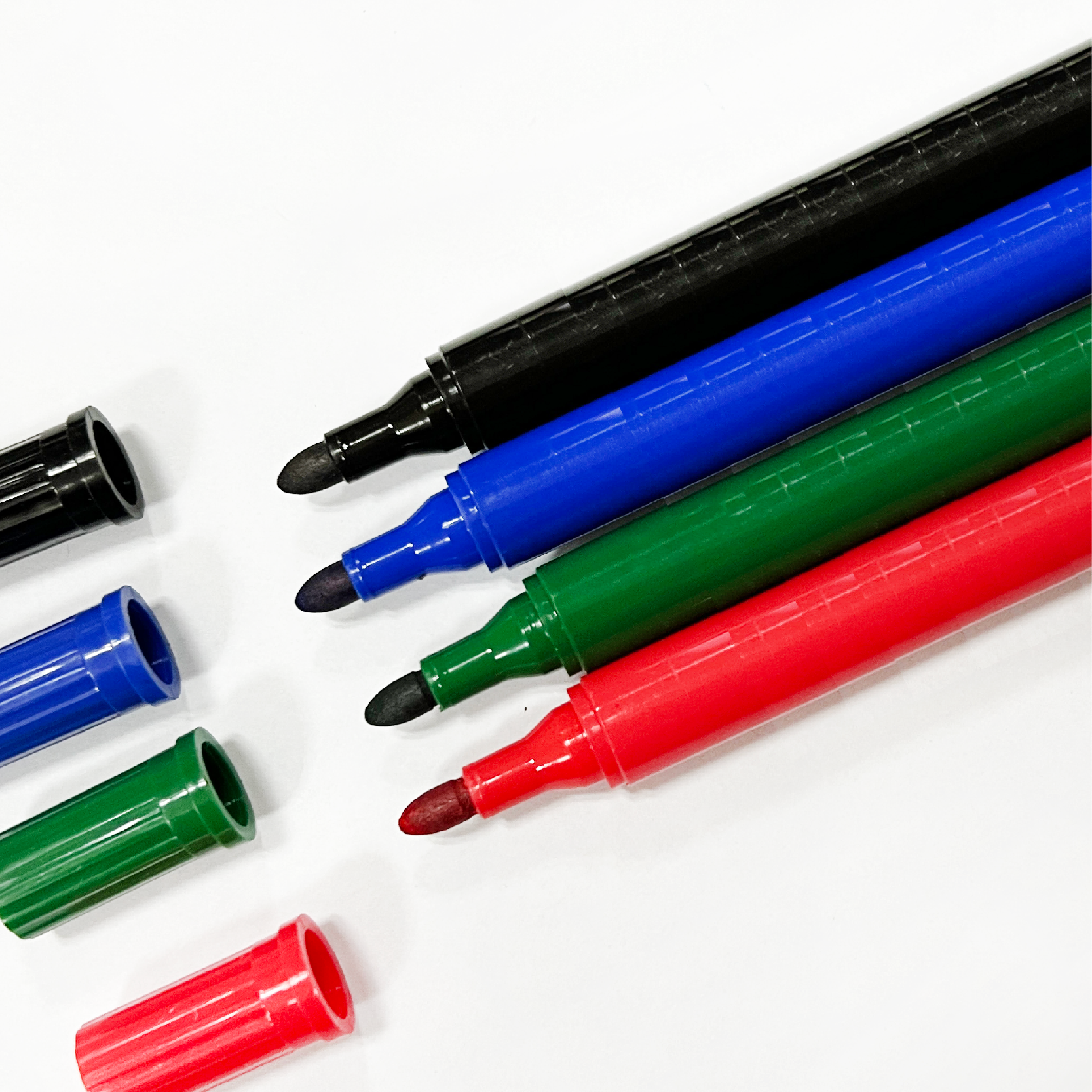 Manufacturer 4PCS Office Classic Dry Easy Marker Pen Set Bullet Tip Permanent Marker