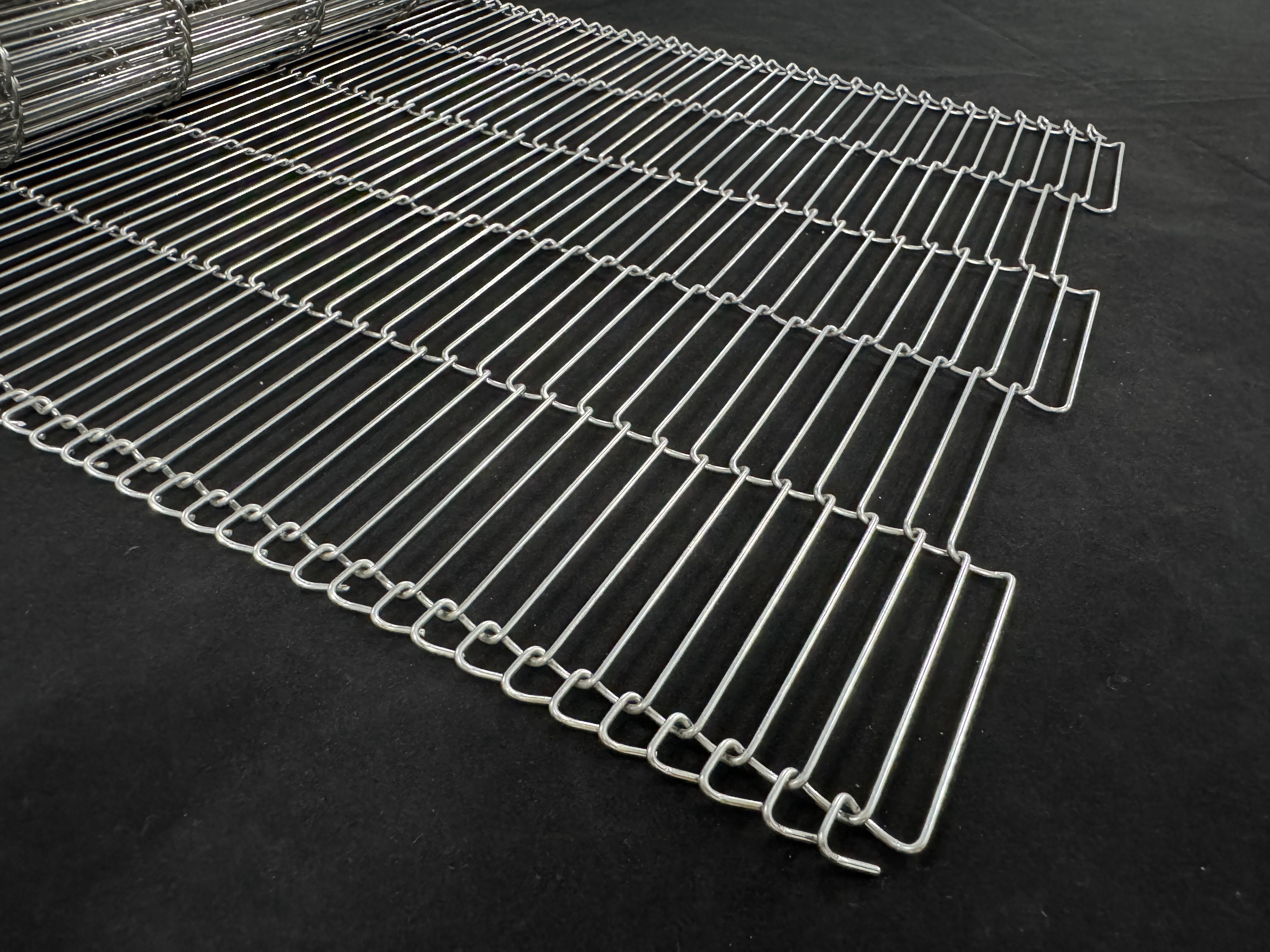 Factory Price Food Grade Stainless Steel Ladder Wire Mesh Conveyor Belt for Chocolate Coating