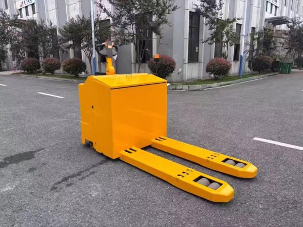 Electric Pallet Truck, with 8000 kg ​Load Capacity & 900 mm Fork Outer Width