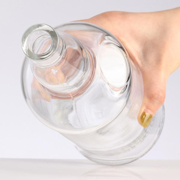 Garrafa de vidro clara de 750 ml para Vodka personalizável Whisky Satisfaz suas necessidades de bebida