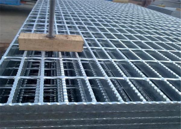 Hot Rolled Serrated Steel Grating Galvanized Surface Light Weight