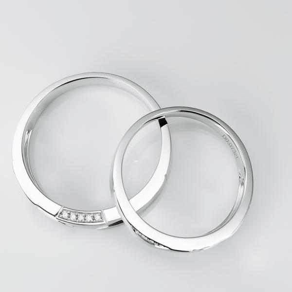 AU750 Purity Geometric Graphic 18K Customised Couple Rings