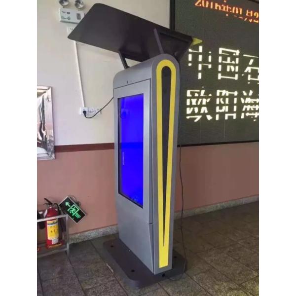 42 Inch High Resolution Digital Advertising Displays 1920*1080P With Wheels For Golf Course