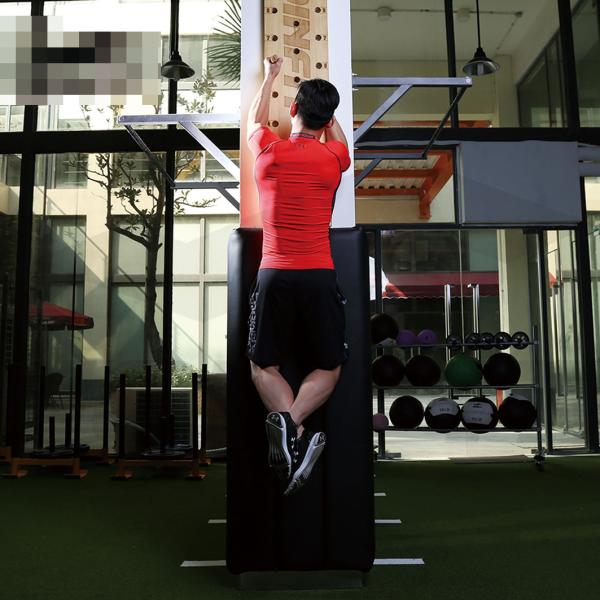 Gym Fitness Wall Mounted Wooden Climbing Peg Board